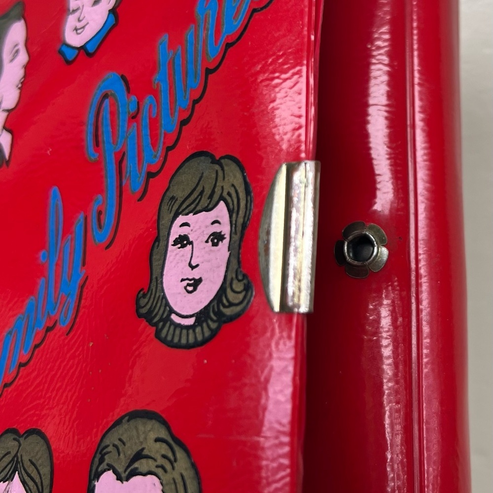 Retro 1960s Family Pictures Photo Album with Pull Out and Clasp Enclosure - Picture 2 of 16
